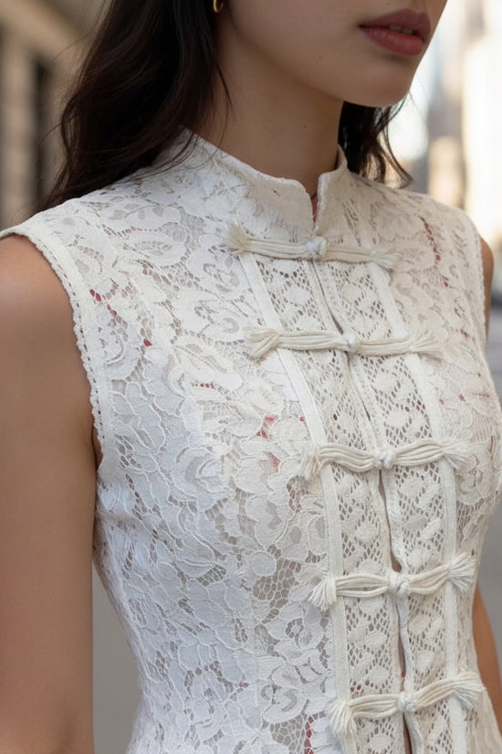 Fashionable Lace Crochet Stand Collar Slim-fit Sleeveless Shirt 