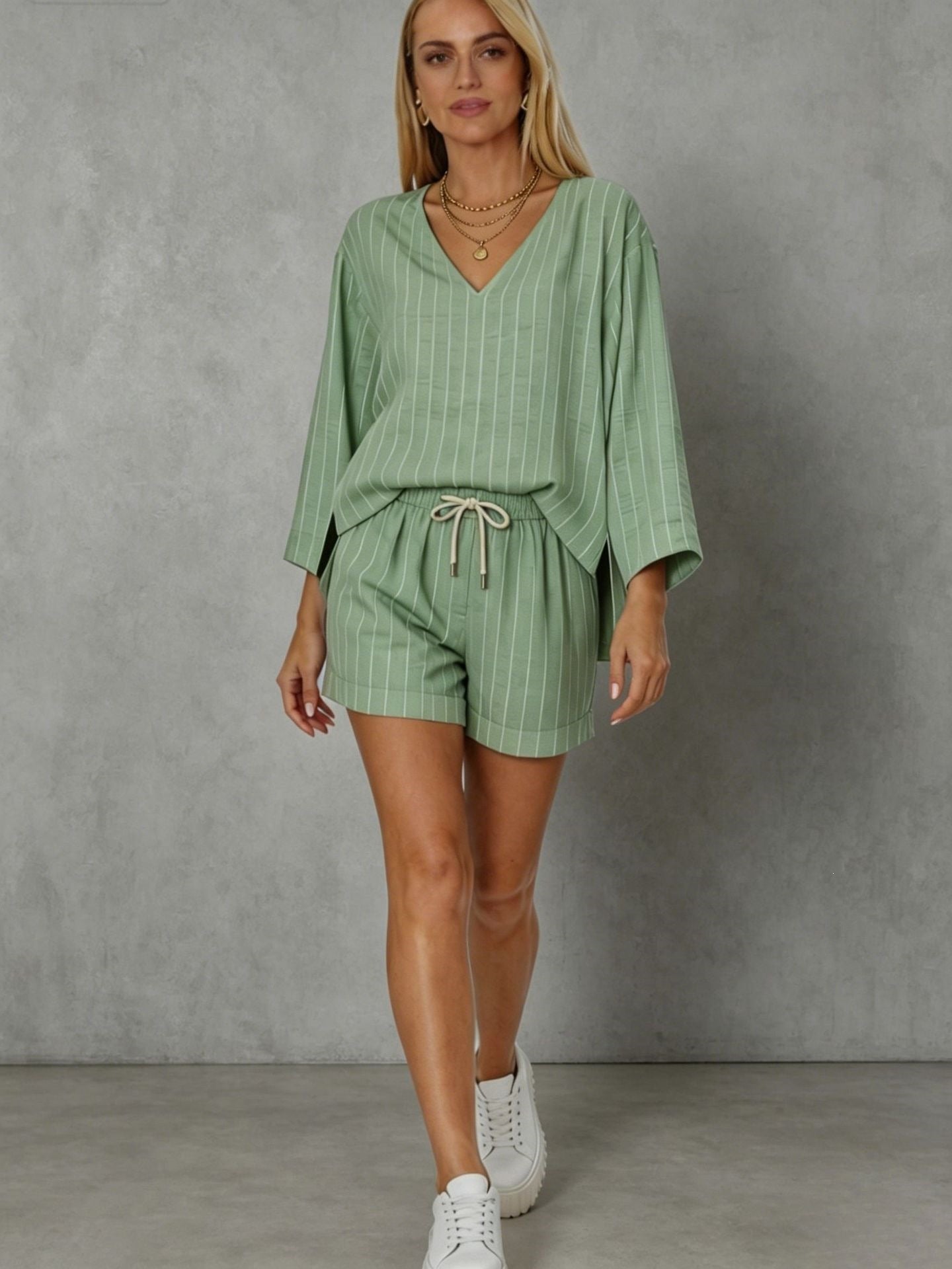 Loose V-neck long sleeved shorts striped set 