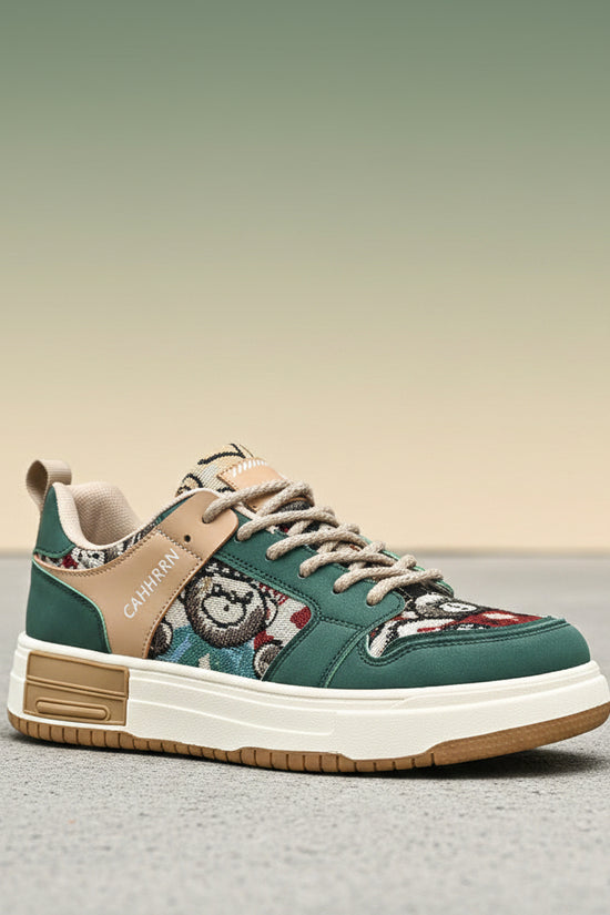 Cute little bear sneakers for students, low cut sports men's shoes, Harajuku style casual lace up color blocked thick soled shoes 