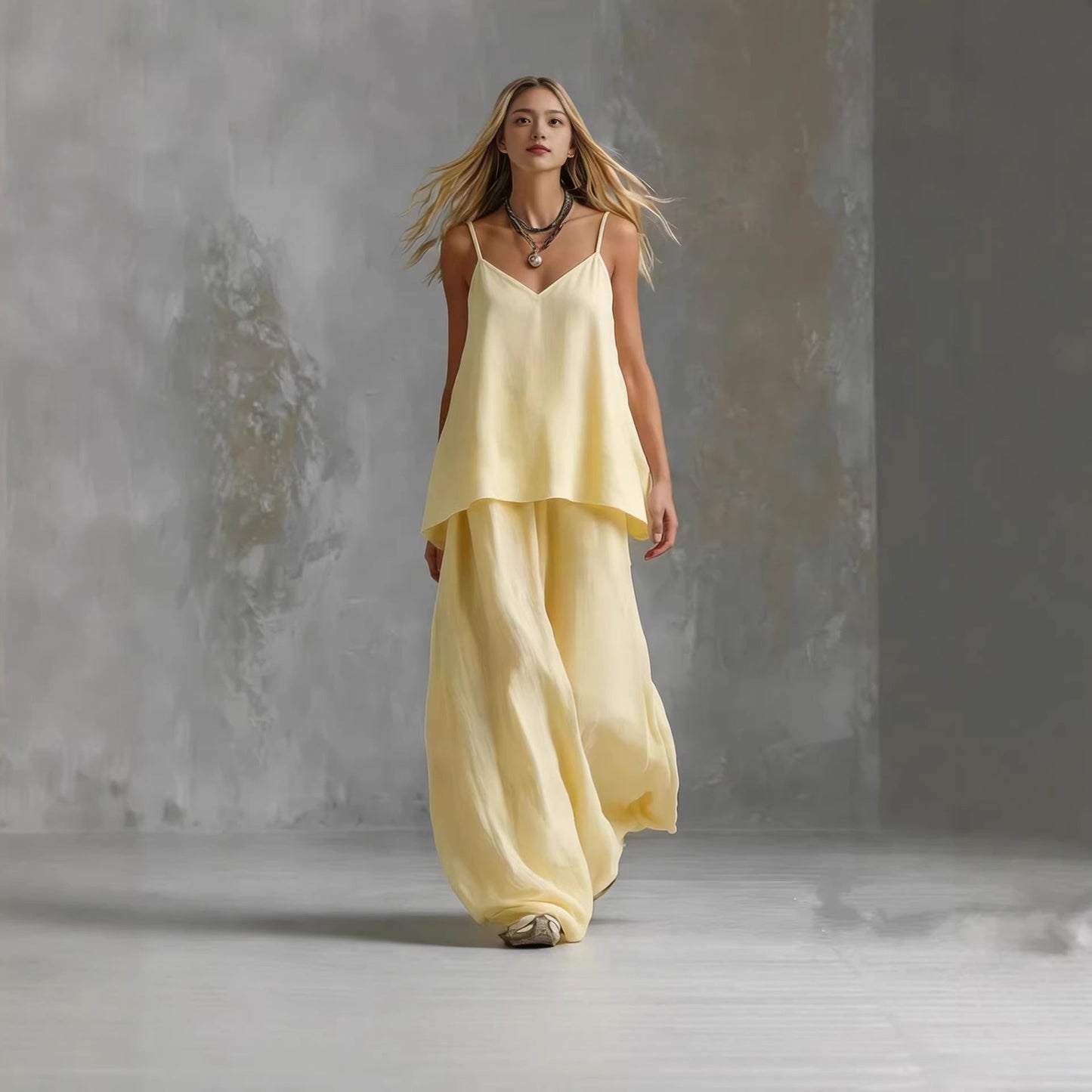 Solid-color Sleeveless Elegant Womens Suit 