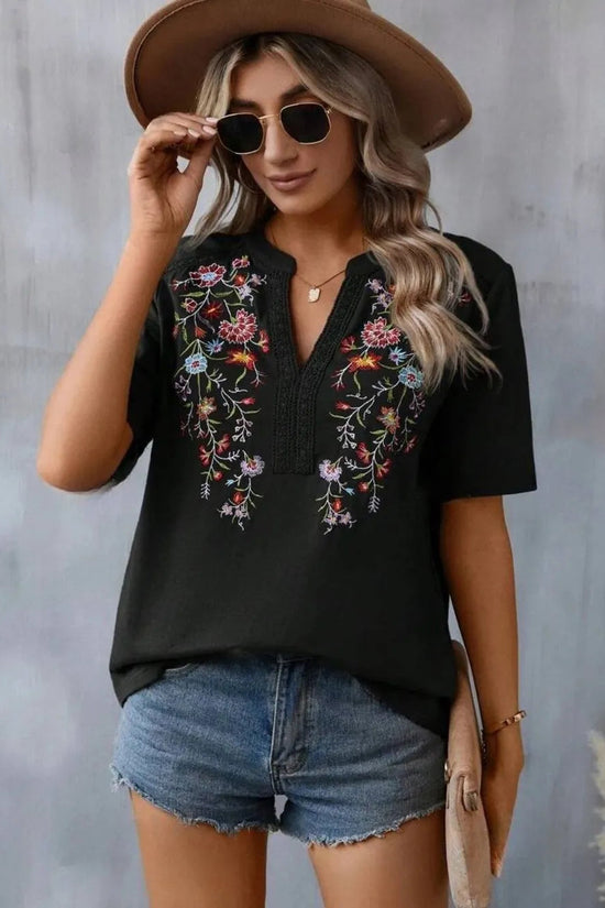 Embroidered Notched Short Sleeve T-Shirt 