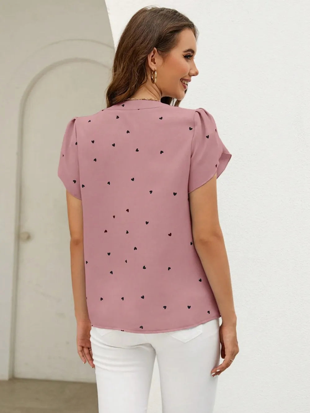 V-neck heart-shaped petal sleeve shirt with elegant women's top 