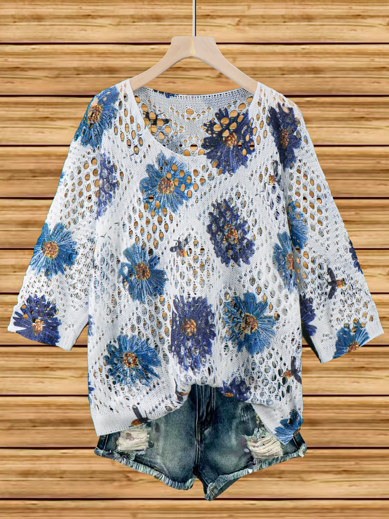 Womens Hollowed-Out Batwing-Sleeve Sweater With 3D Knitted Print 