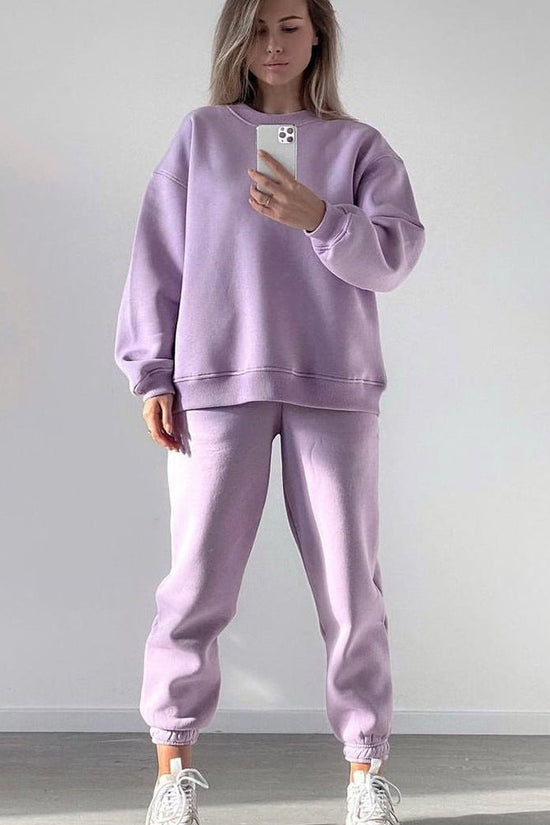 Fashionable Loose-fit Crewneck Sweatshirt With Long Sleeves And Casual Athletic Pants 