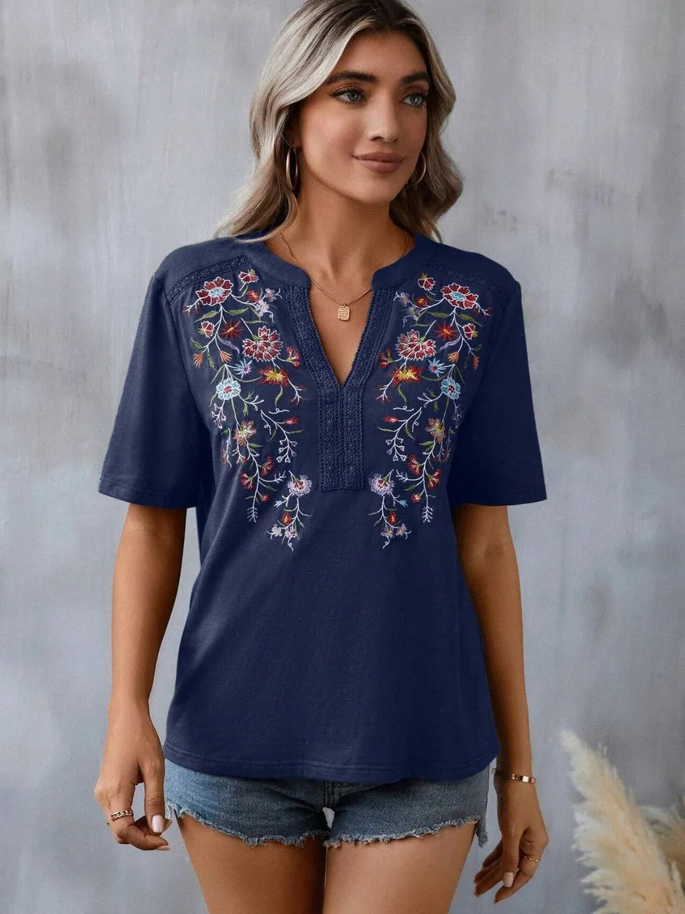 Embroidered Notched Short Sleeve T-Shirt 