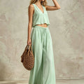  Light green