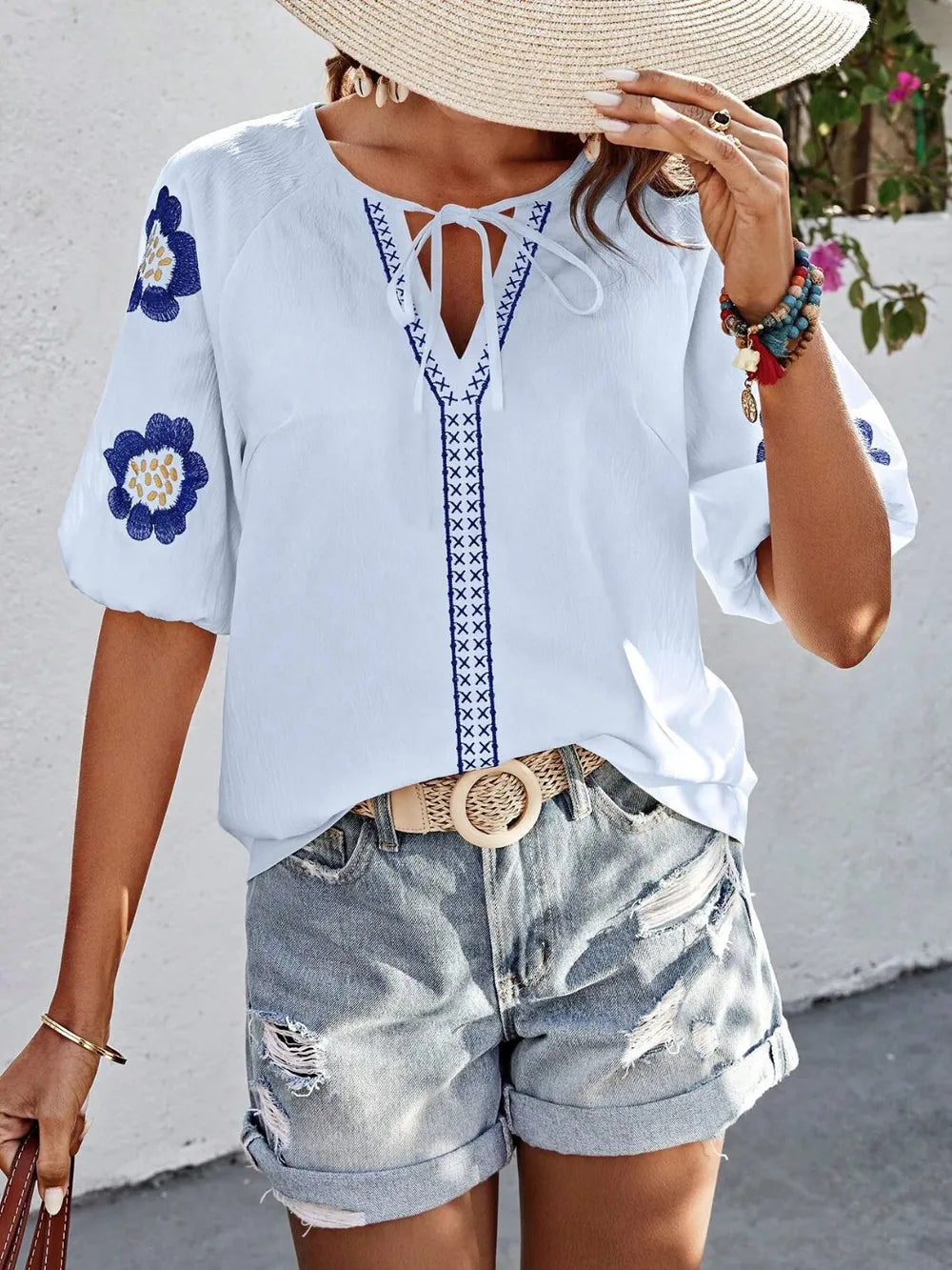 Long sleeved shirt design sense V-neck solid color loose top autumn shirt 
