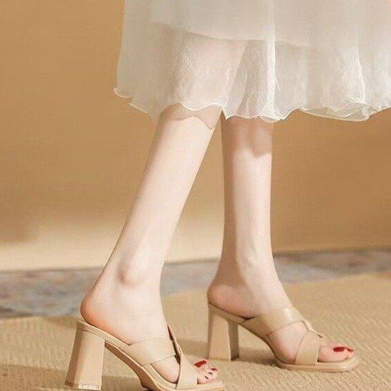 Open-Toe Chunky Heel Sandals – Bold & Trendy Summer Staple CJ