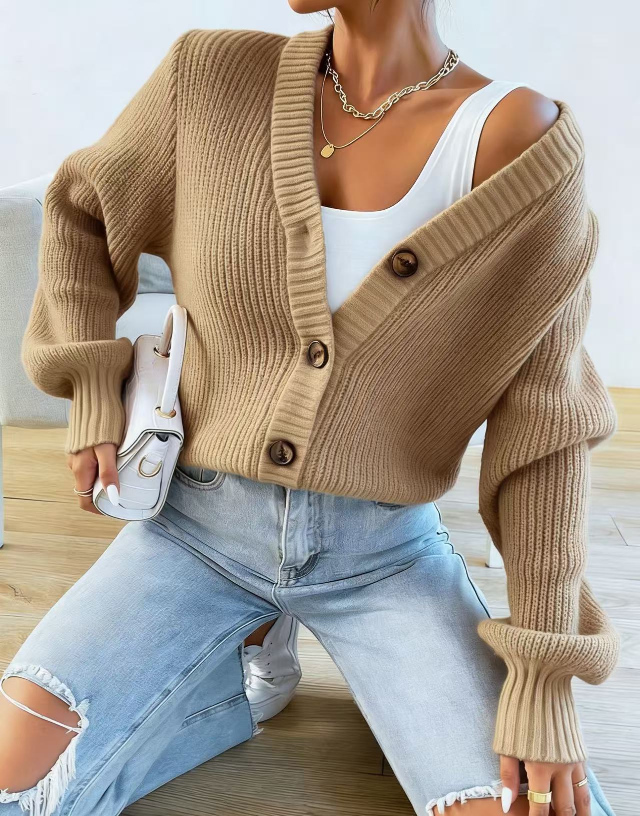 AutumnWinter Knitted Cardigan A Versatile Outerwear Piece 