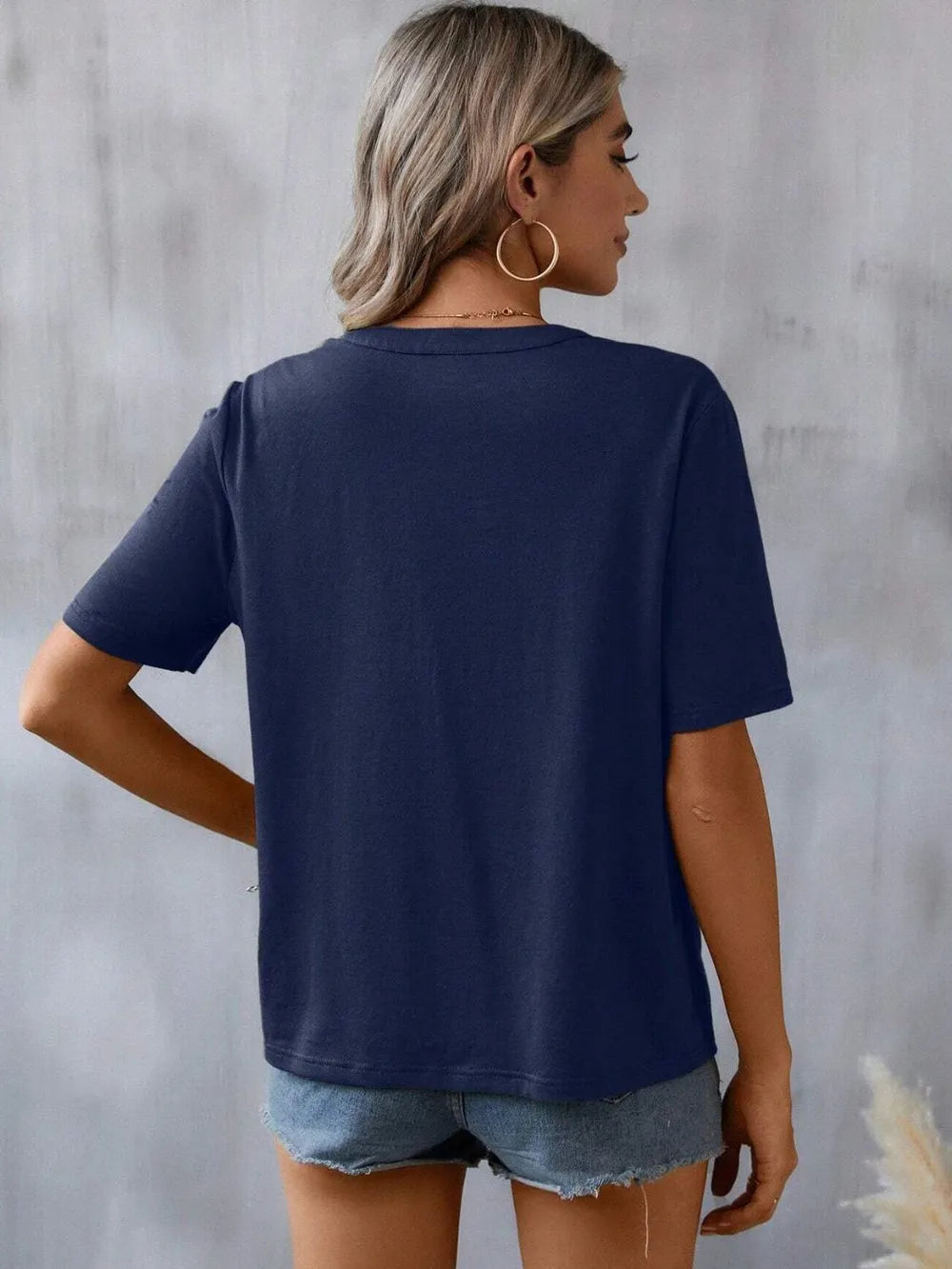 Embroidered Notched Short Sleeve T-Shirt 