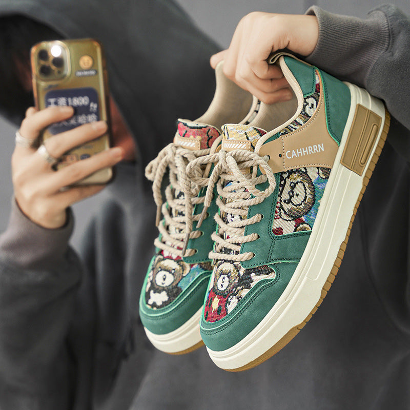 Cute little bear sneakers for students, low cut sports men's shoes, Harajuku style casual lace up color blocked thick soled shoes 