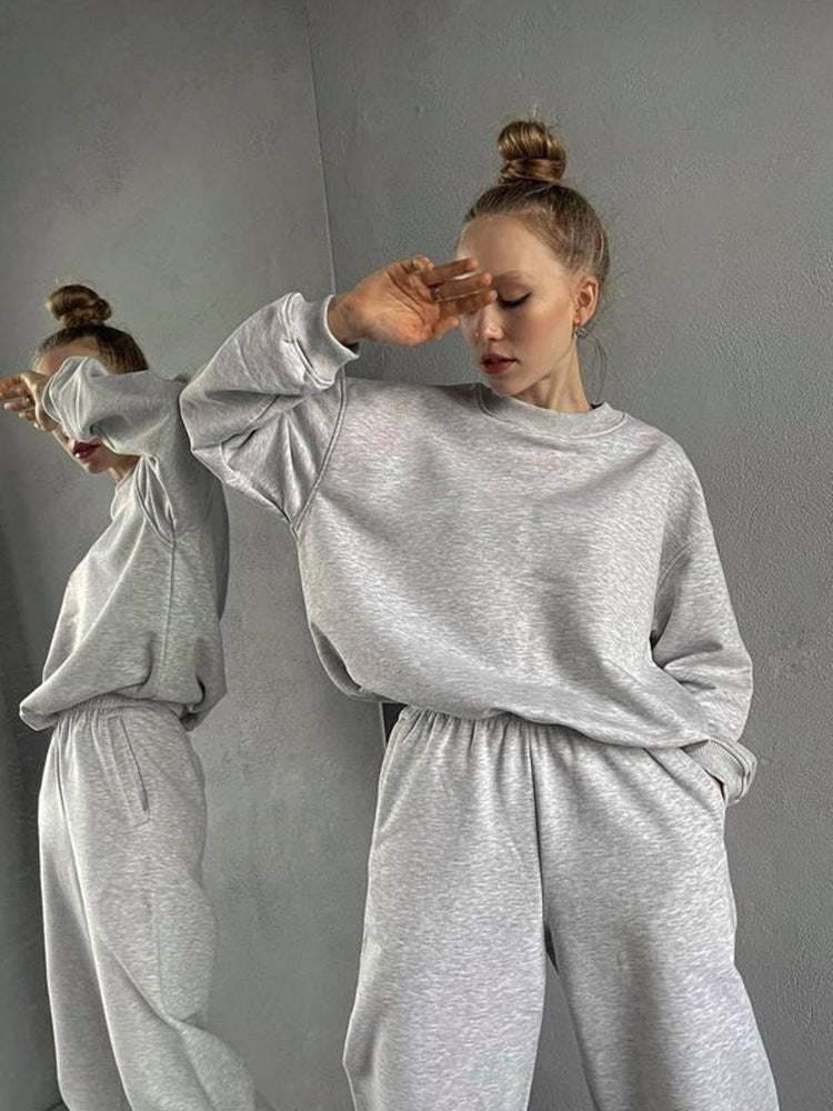 Fashionable Loose-fit Crewneck Sweatshirt With Long Sleeves And Casual Athletic Pants 