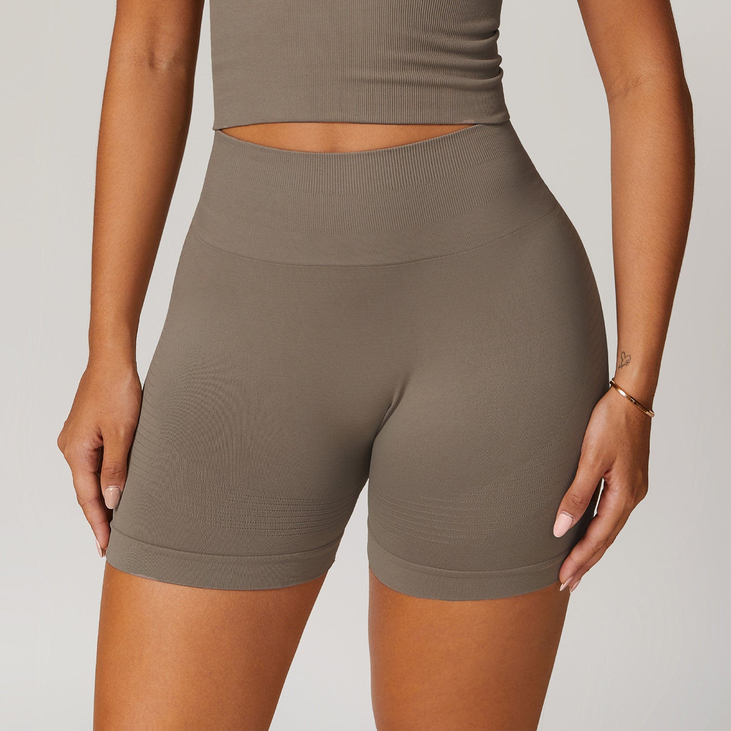 Tight high waisted yoga shorts 