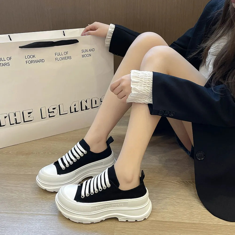 Lace Up Round Toe Platform Sneakers 