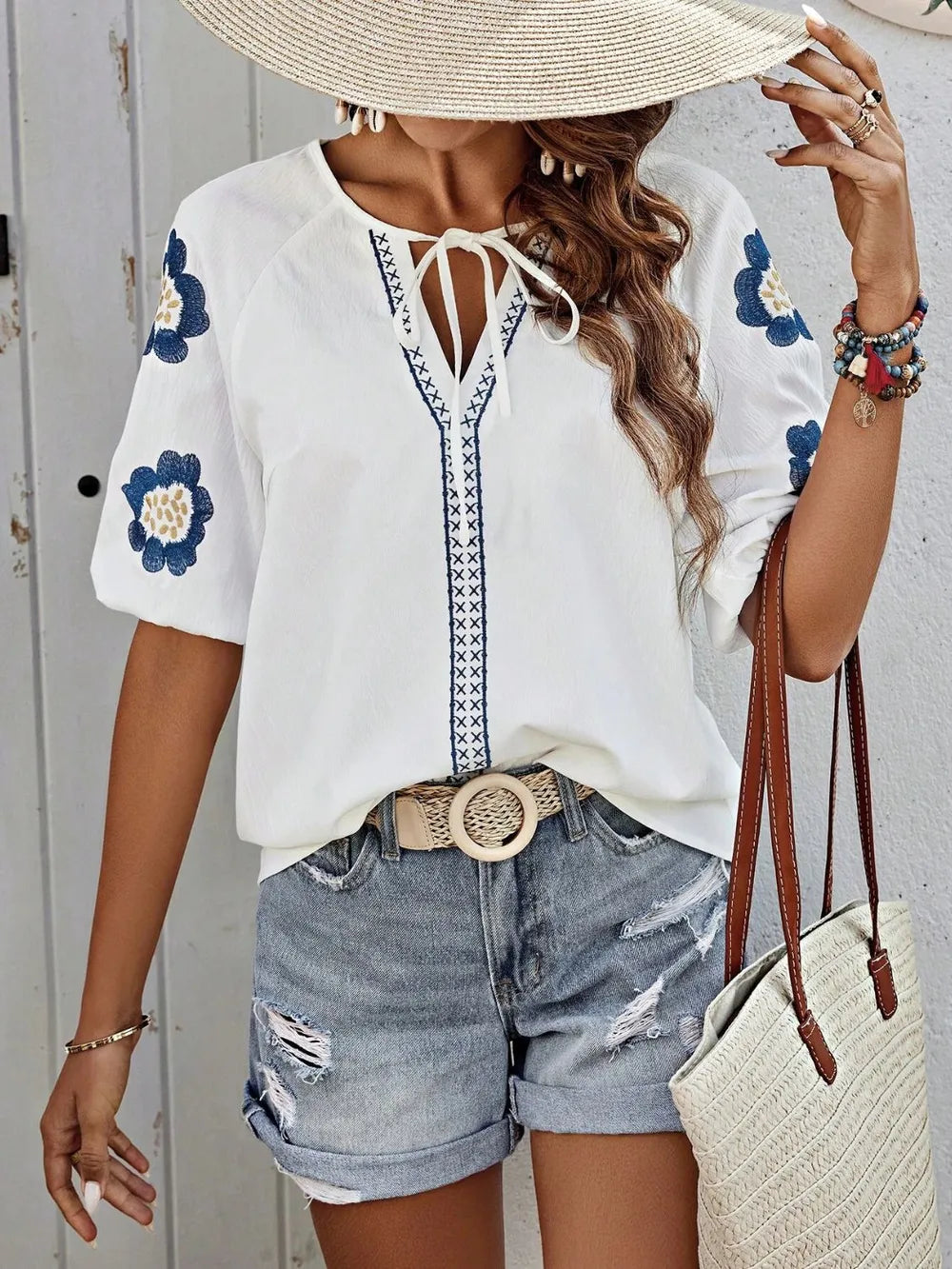 Long sleeved shirt design sense V-neck solid color loose top autumn shirt 