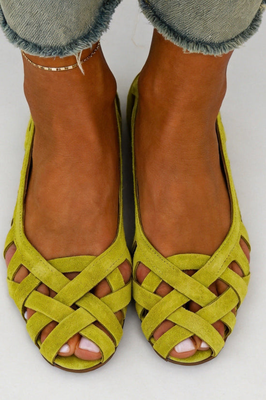 Flat bottomed hollow hole shoes anti slip beach sandals for women 