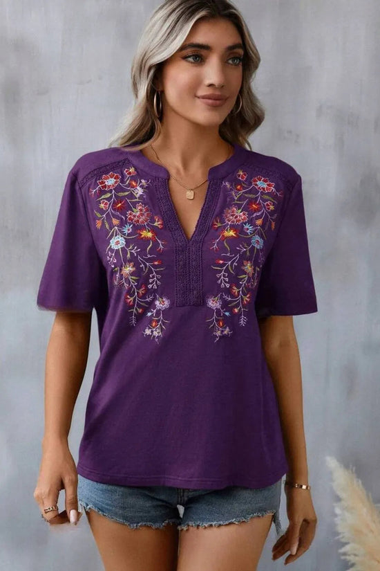 Embroidered Notched Short Sleeve T-Shirt 
