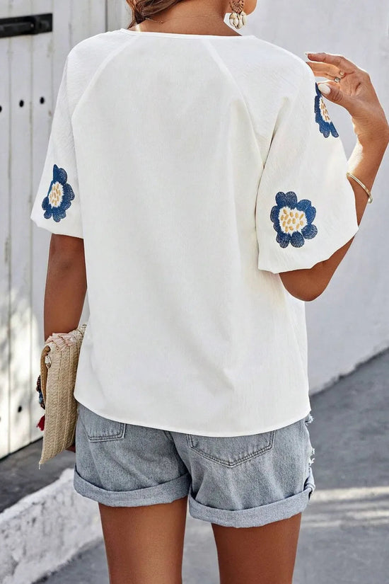 Long sleeved shirt design sense V-neck solid color loose top autumn shirt 