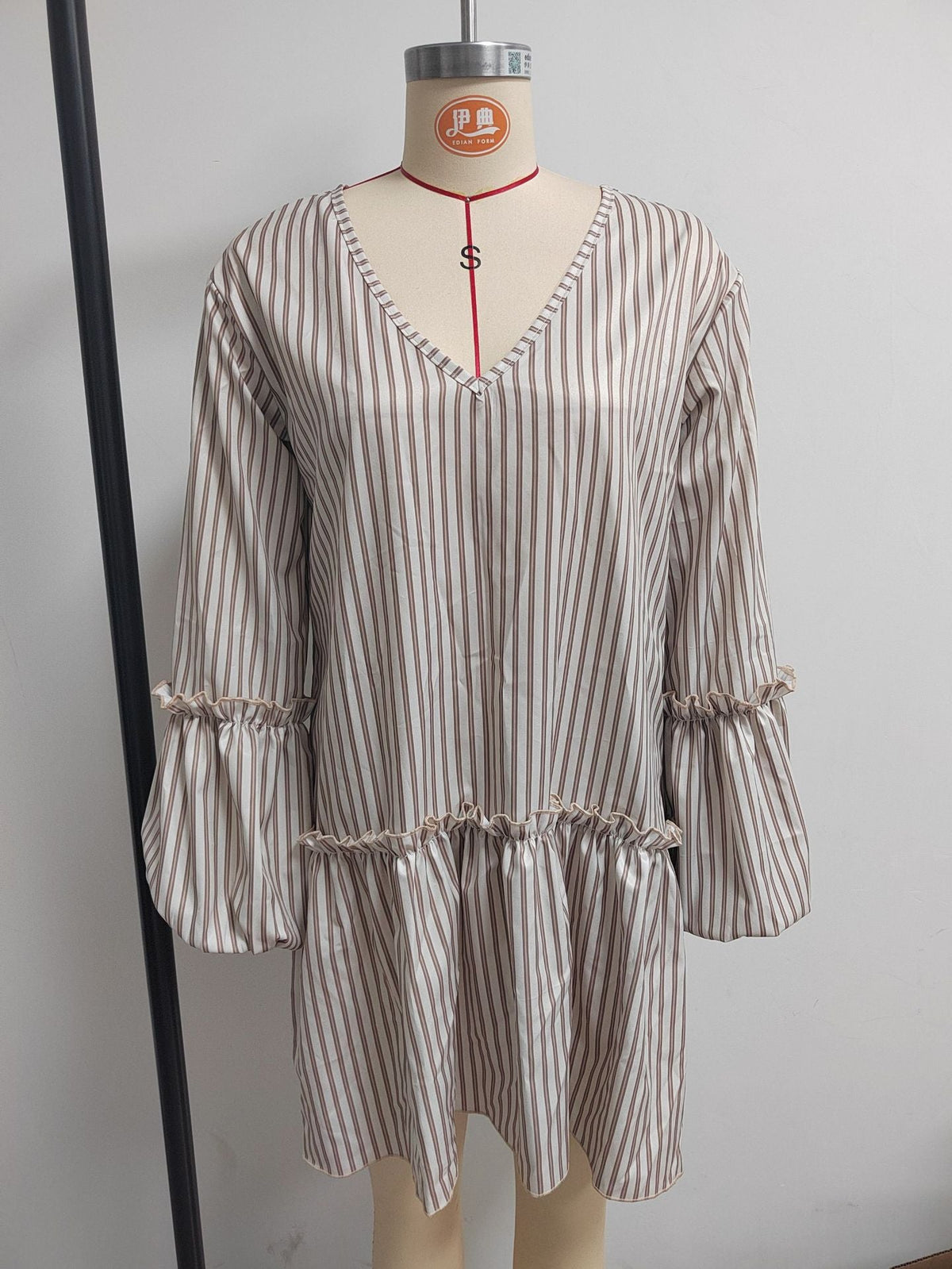 Style Autumn New Women's Long Sleeve Dress Stripe Print V-Neck Lantern Sleeve Loose Mini Dress 