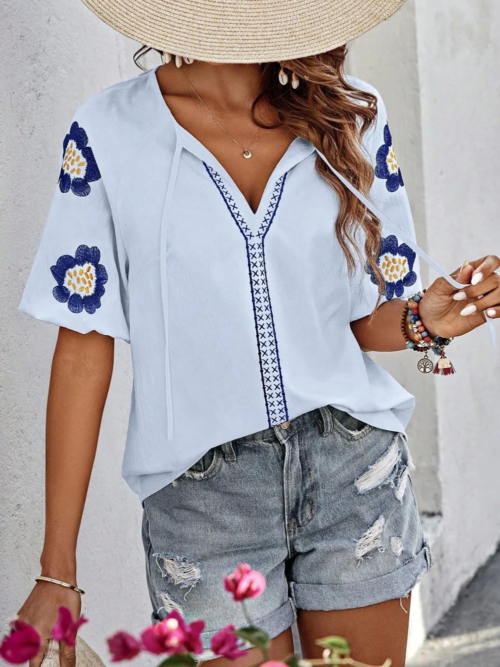 Long sleeved shirt design sense V-neck solid color loose top autumn shirt 