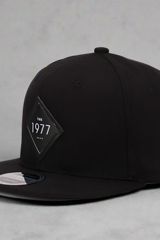 Vintage 1977 Snapback Cap FitiqueFit