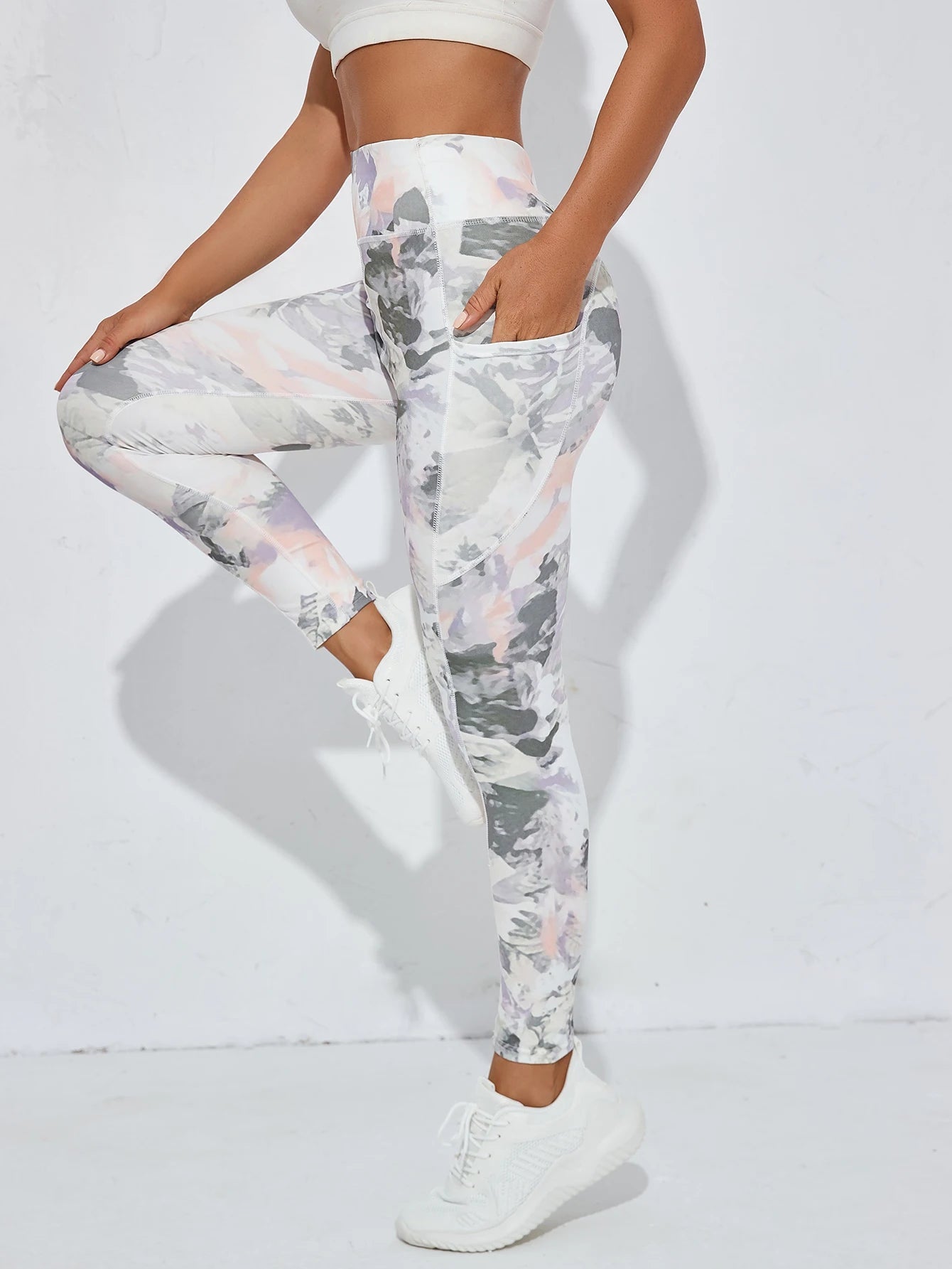 Printed women's high waistband pocket fitness pants paired with tight abdominal yoga pants, suitable for running, hiking, and sp 