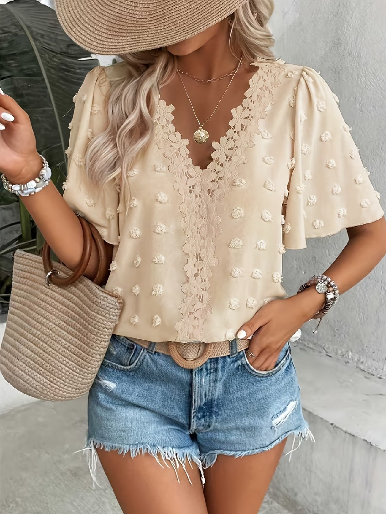 Women's V-Neck Lace-trimmed Short-sleeve Casual Top 