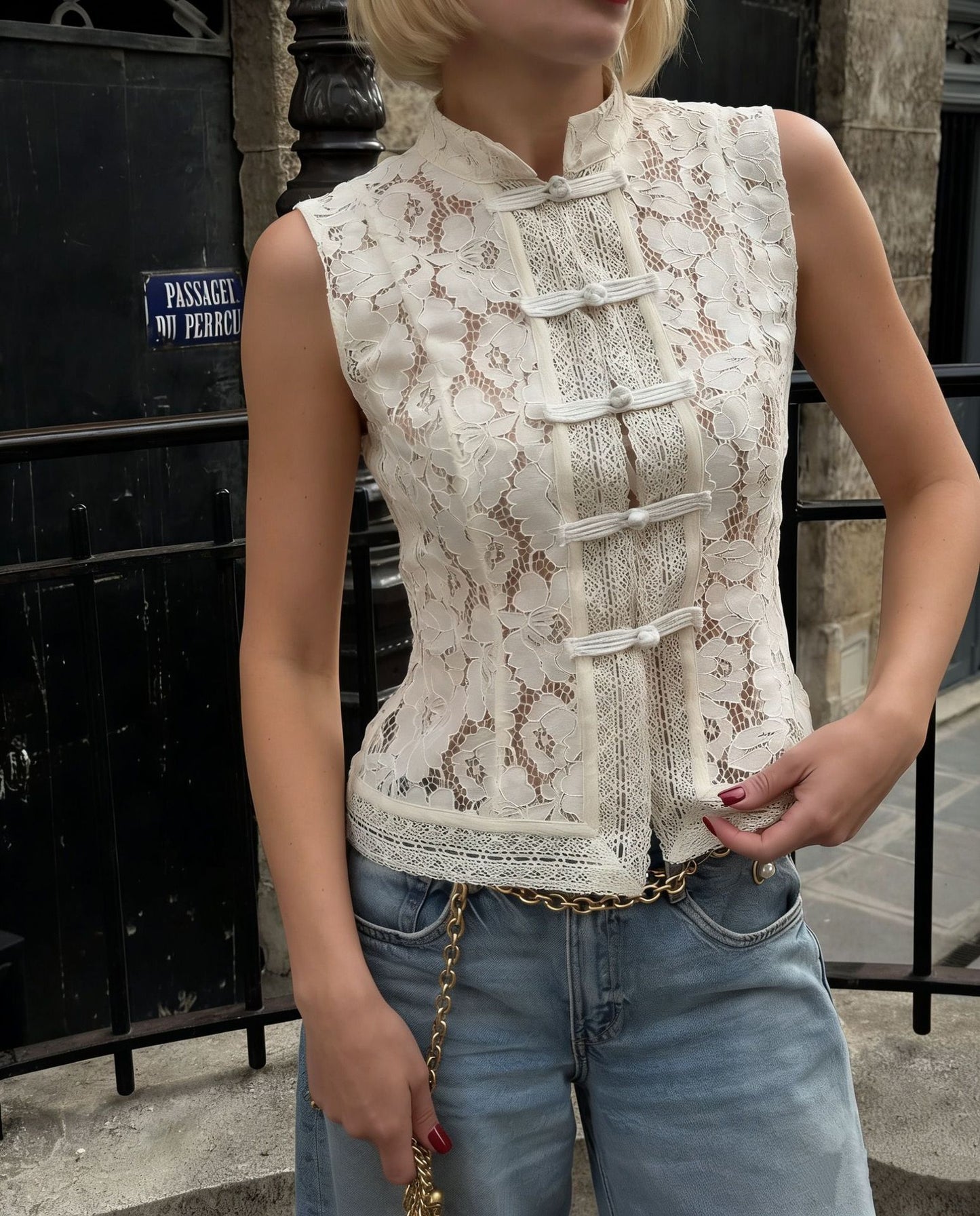 Fashionable Lace Crochet Stand Collar Slim-fit Sleeveless Shirt 