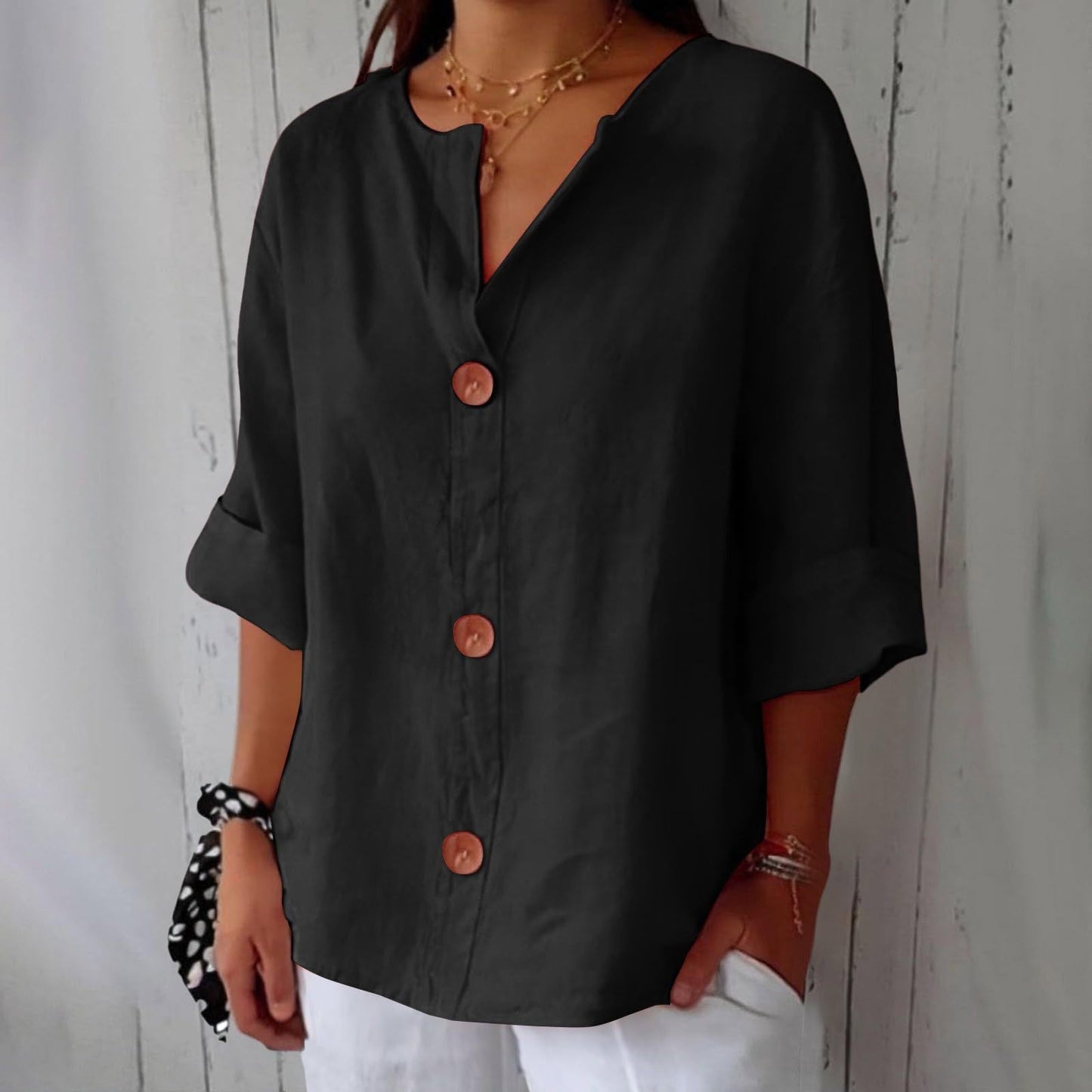 Women's V-neck cotton and linen buttoned blouse 