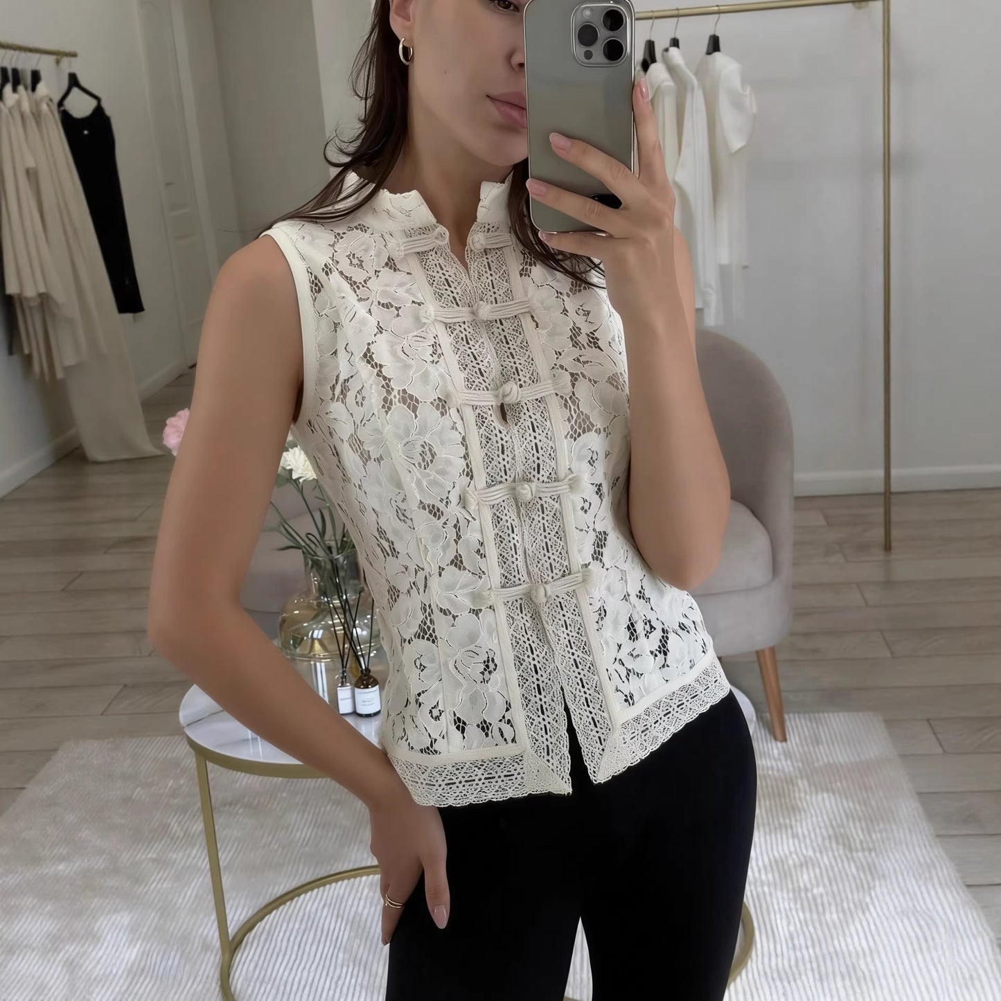 Fashionable Lace Crochet Stand Collar Slim-fit Sleeveless Shirt 