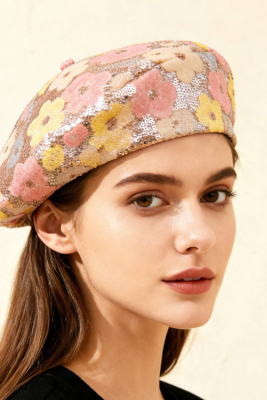 European And American Trendy Fashion Small Sequin Flower Beret, A Versatile Style That Suits All Occasions. A Painter's Hat, Perfect For Outdoor Photography. 